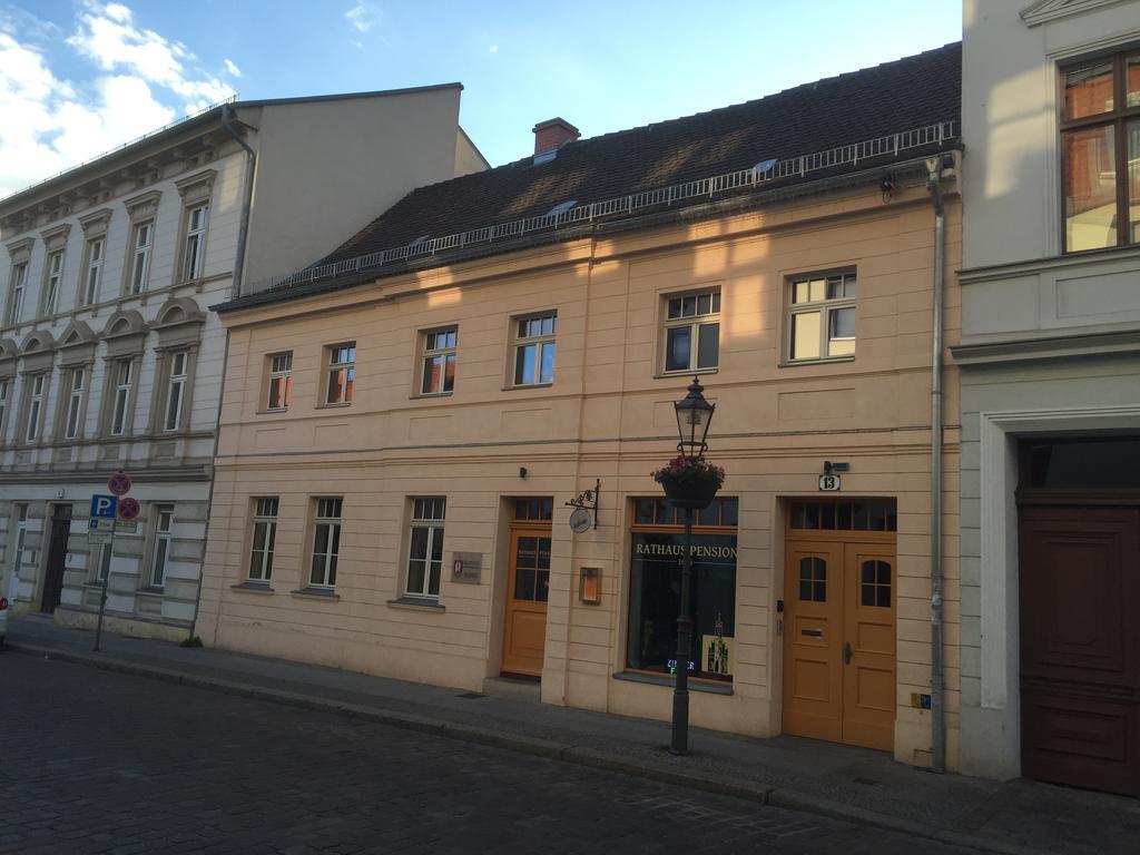 Rathaus-Pension 1685 Brandenburg  المظهر الخارجي الصورة